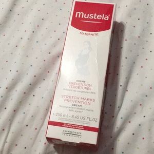 Mustela stretch marks prevention creme